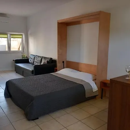 Luxury With Sauna Near The Apartmán Štinjan