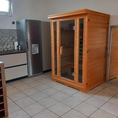 公寓 Luxury With Sauna Near The *